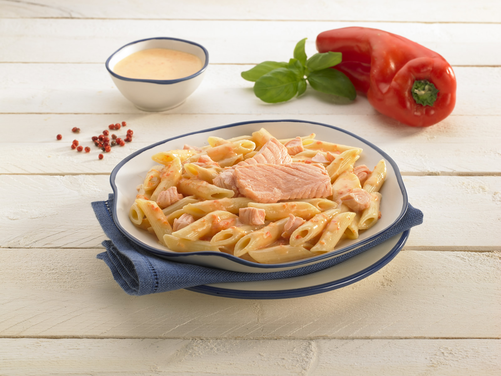 Pasta peperoni e salmone